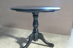 pedestal side / lamp table